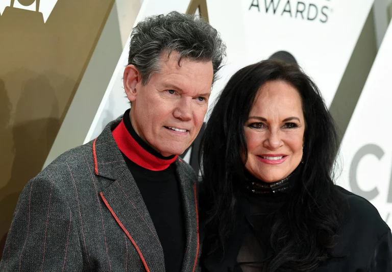 What happened to Country Singer Randy Travis?